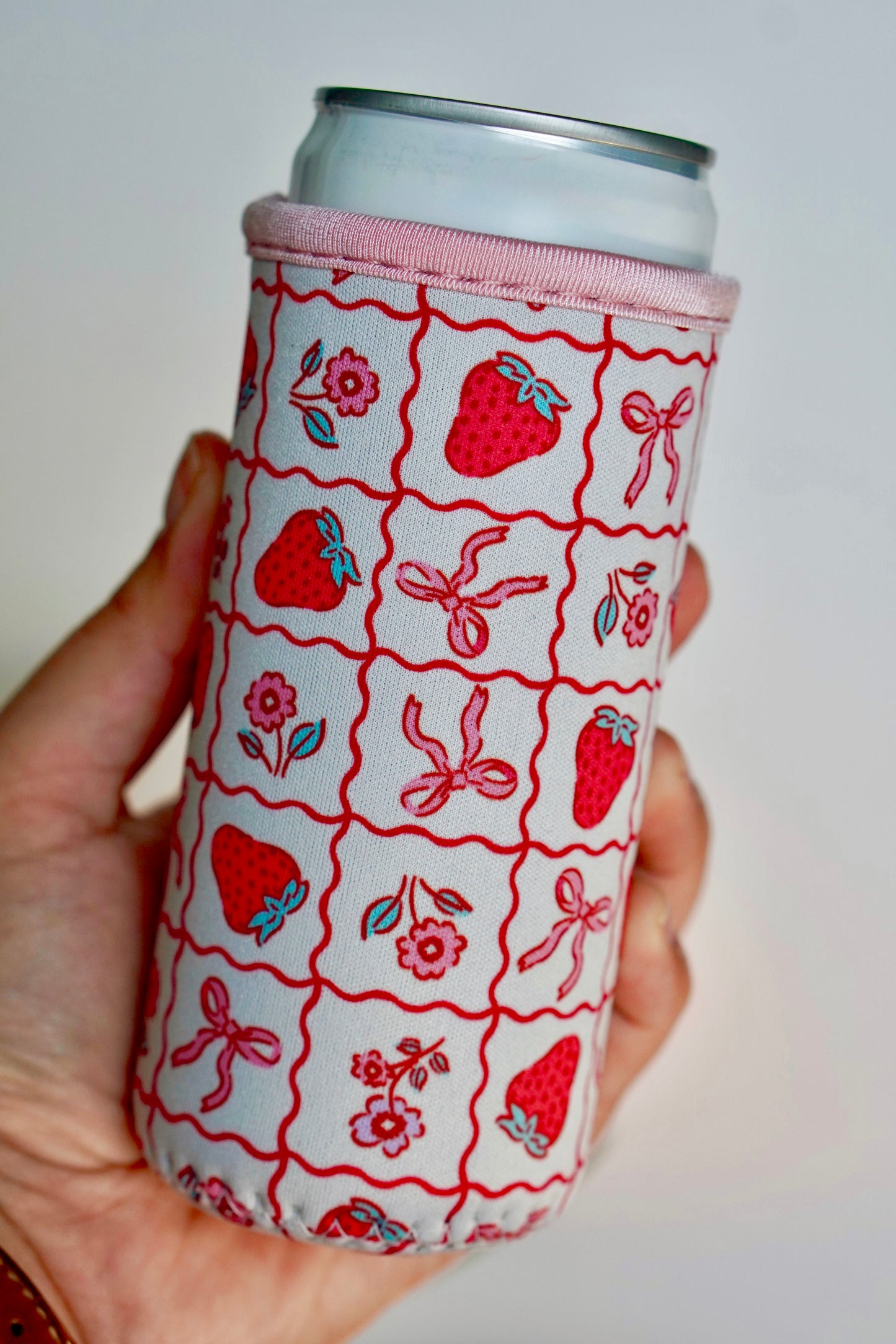 Strawberry Sweetheart Tall Can Sleeve