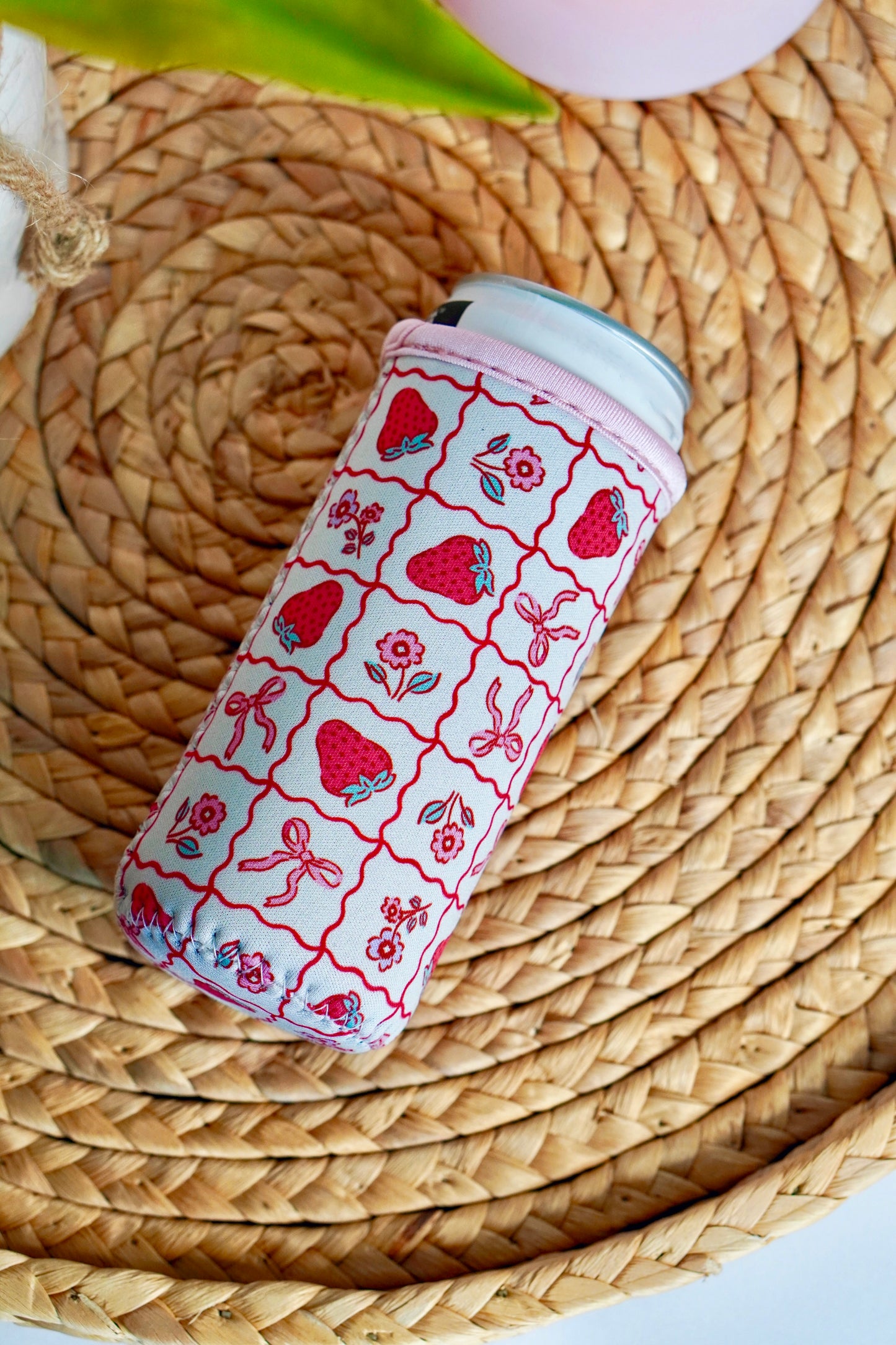 Strawberry Sweetheart Tall Can Sleeve